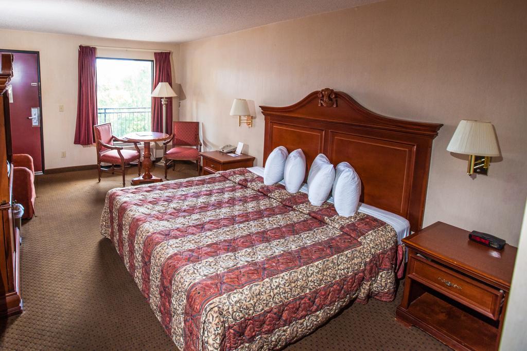 Lodge At The Falls Branson Bagian luar foto