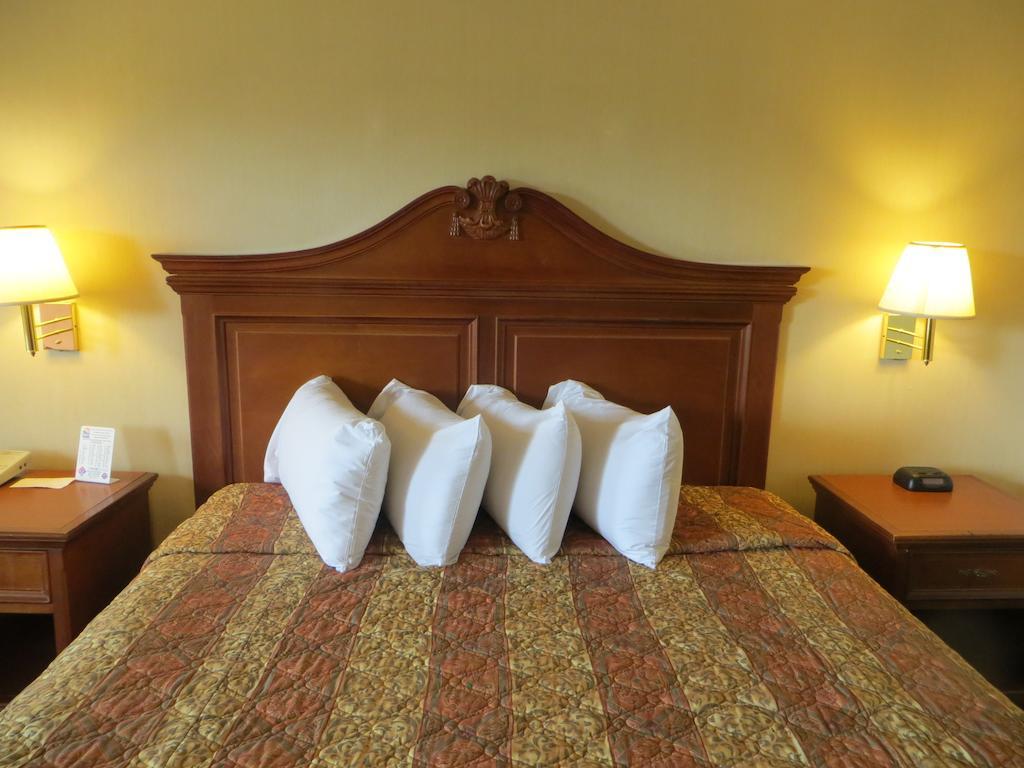 Lodge At The Falls Branson Bagian luar foto