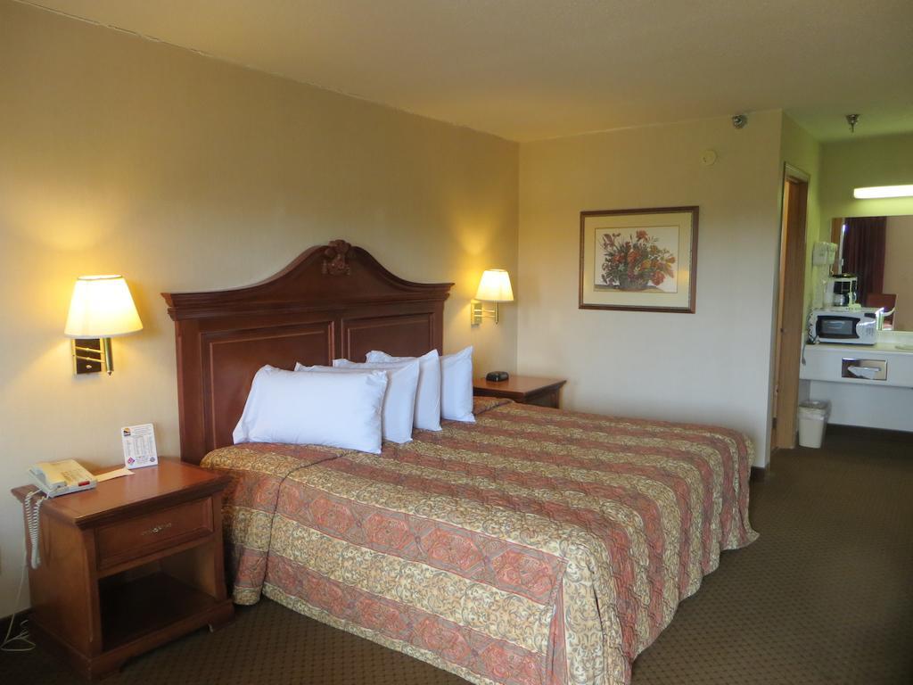 Lodge At The Falls Branson Bagian luar foto