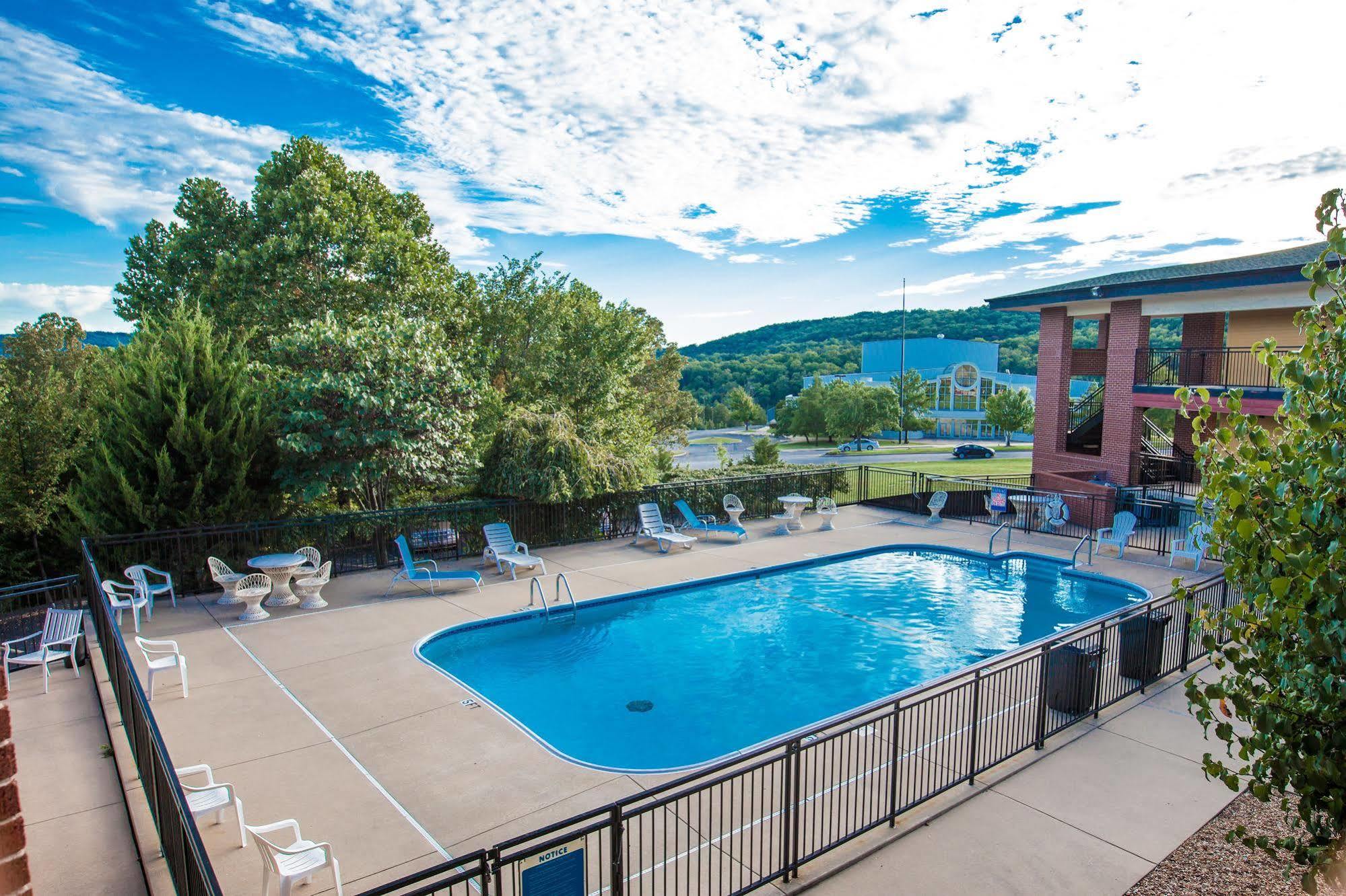 Lodge At The Falls Branson Bagian luar foto